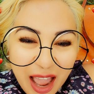 Meet your Posher, Sasha